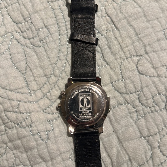 007 Fossil limited edition watch 2,393 out of 5,000 - Picture 5 of 5